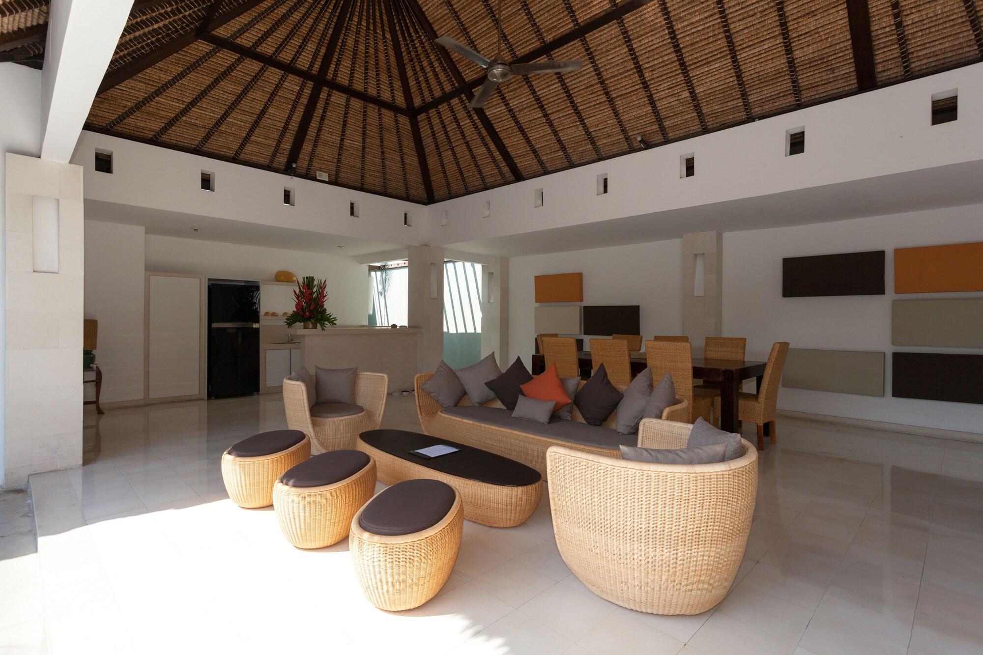 Bvilla Spa Seminyak Esterno foto